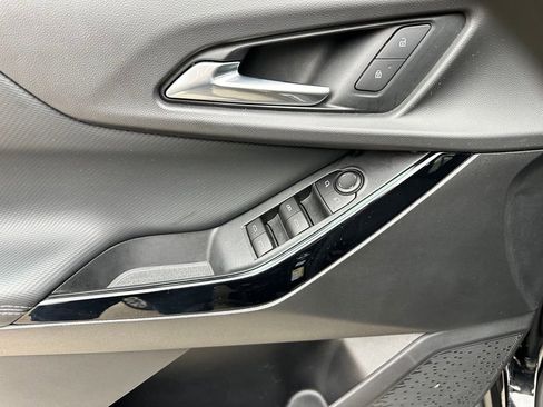 Used 2025 Chevrolet Equinox LT image 15