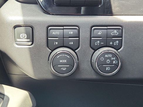 Certified 2025 Chevrolet Silverado 1500 ZR2 w/ Technology Package AWD/4WD image 23