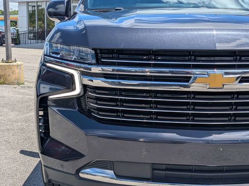 Used 2023 Chevrolet Suburban LT RWD image 9