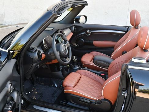 Used 2024 MINI Cooper S w/ Signature Upholstery Package FWD image 56