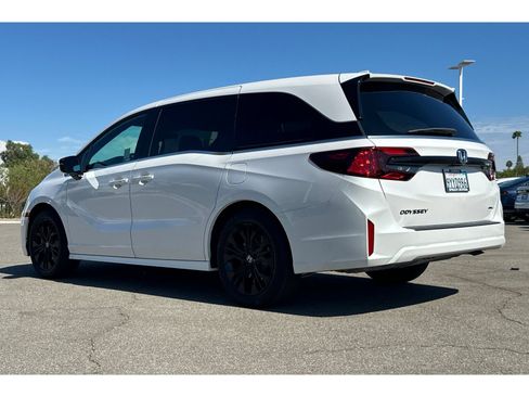 Used 2026 Honda Odyssey Sport-L image 3