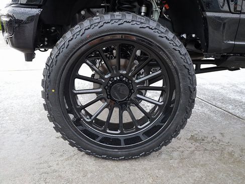 Used 2025 Ford F350 Platinum w/ Platinum Plus Package image 10