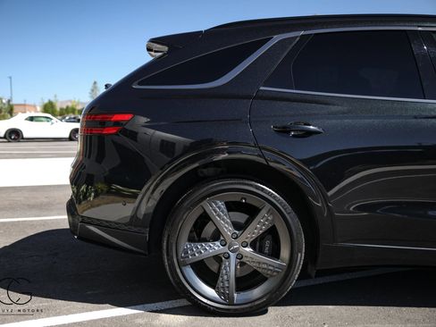Used 2023 Genesis GV70 2.5T w/ Sport Prestige Package AWD/4WD image 14