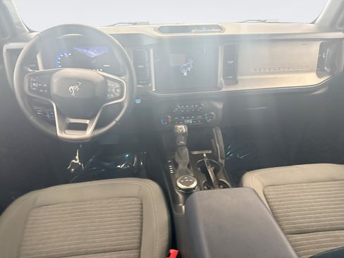 Used 2023 Ford Bronco Outer Banks AWD/4WD image 13