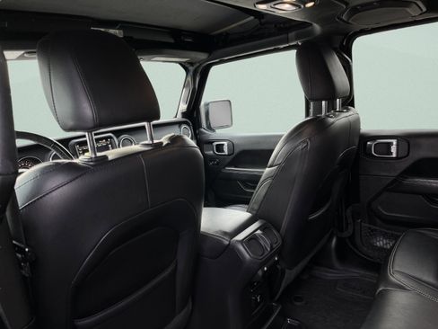 Used 2022 Jeep Wrangler Unlimited Sahara w/ LED Lighting Group image 20