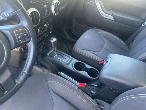 Used 2013 Jeep Wrangler Unlimited Sahara w/ Connectivity Group image 15