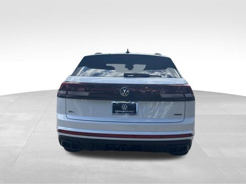 New 2026 Volkswagen Atlas Cross Sport SEL R-Line image 5