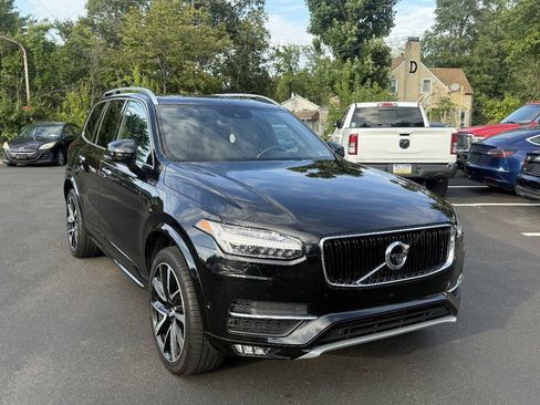 Used 2018 Volvo XC90 T6 Momentum w/ Convenience Package AWD/4WD image 2