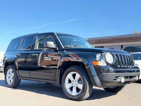 Used 2014 Jeep Patriot Sport w/ Southwest Package image 3