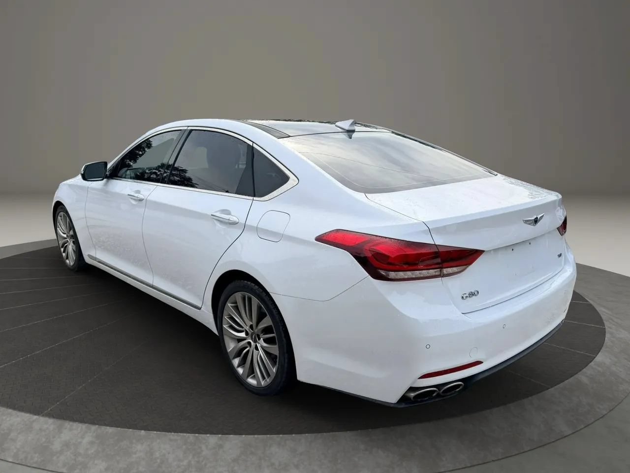 Used 2017 Genesis G80 5.0 Ultimate RWD image 3