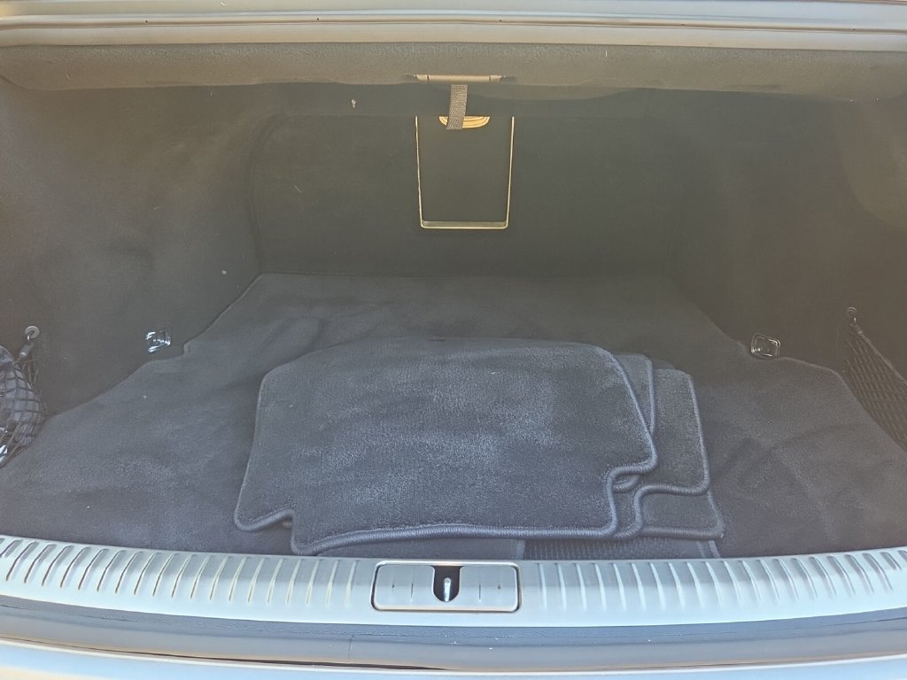 Used 2017 Genesis G90 3.3T Premium RWD image 16