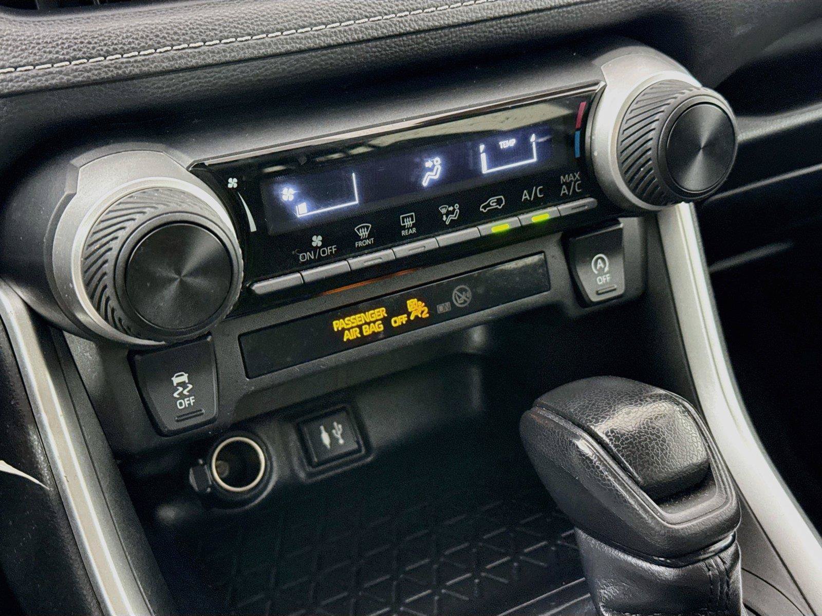 Used 2019 Toyota RAV4 LE AWD/4WD image 22