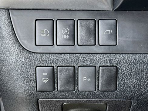 Used 2017 Toyota Highlander Limited FWD image 17