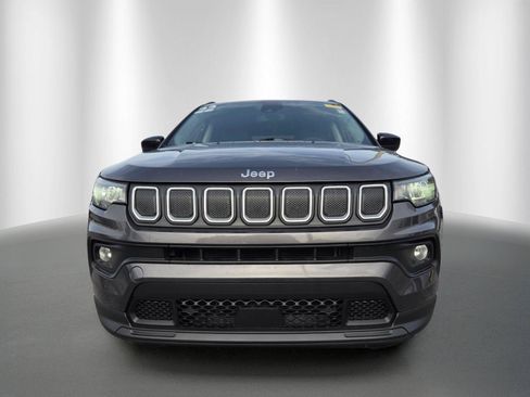 Used 2022 Jeep Compass Latitude FWD image 2