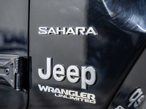 Used 2020 Jeep Wrangler Unlimited Sahara image 17