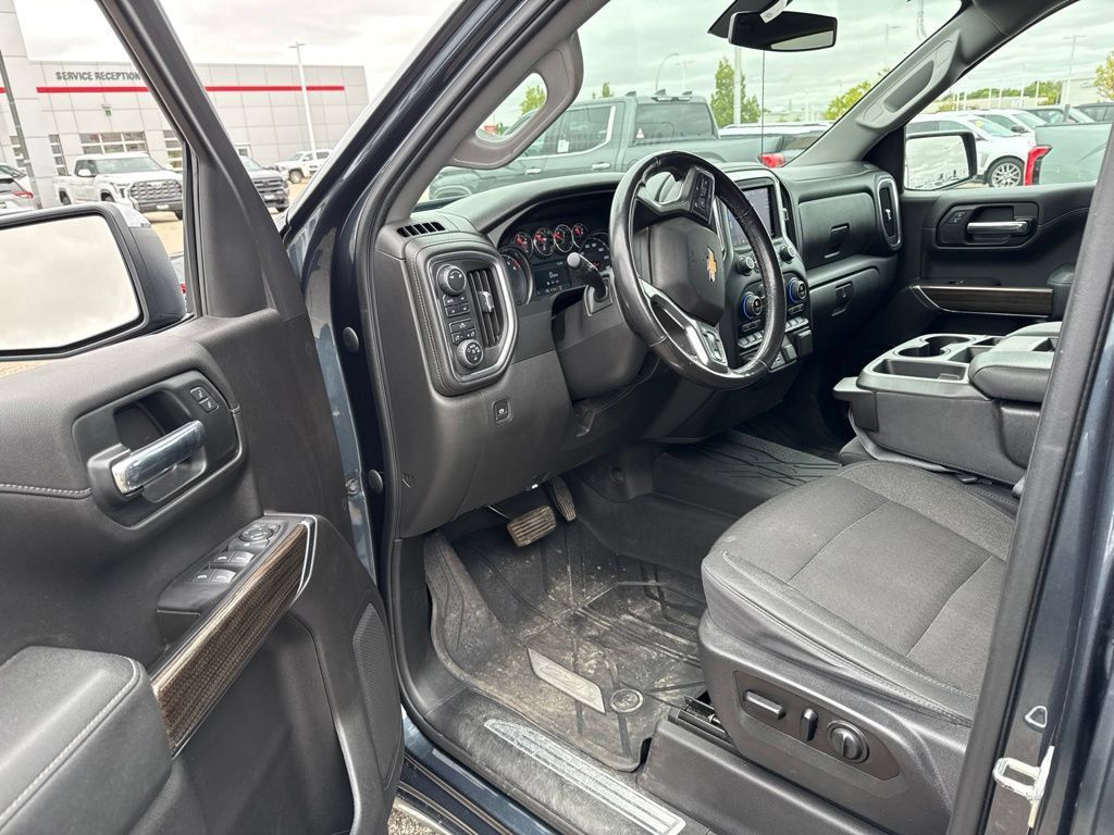 Used 2019 Chevrolet Silverado 1500 LT w/ All-Star Edition AWD/4WD image 11