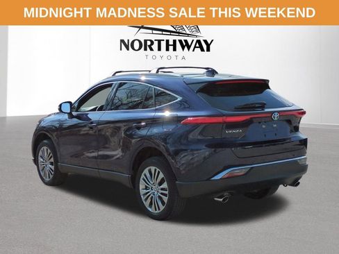 Used 2023 Toyota Venza XLE image 5