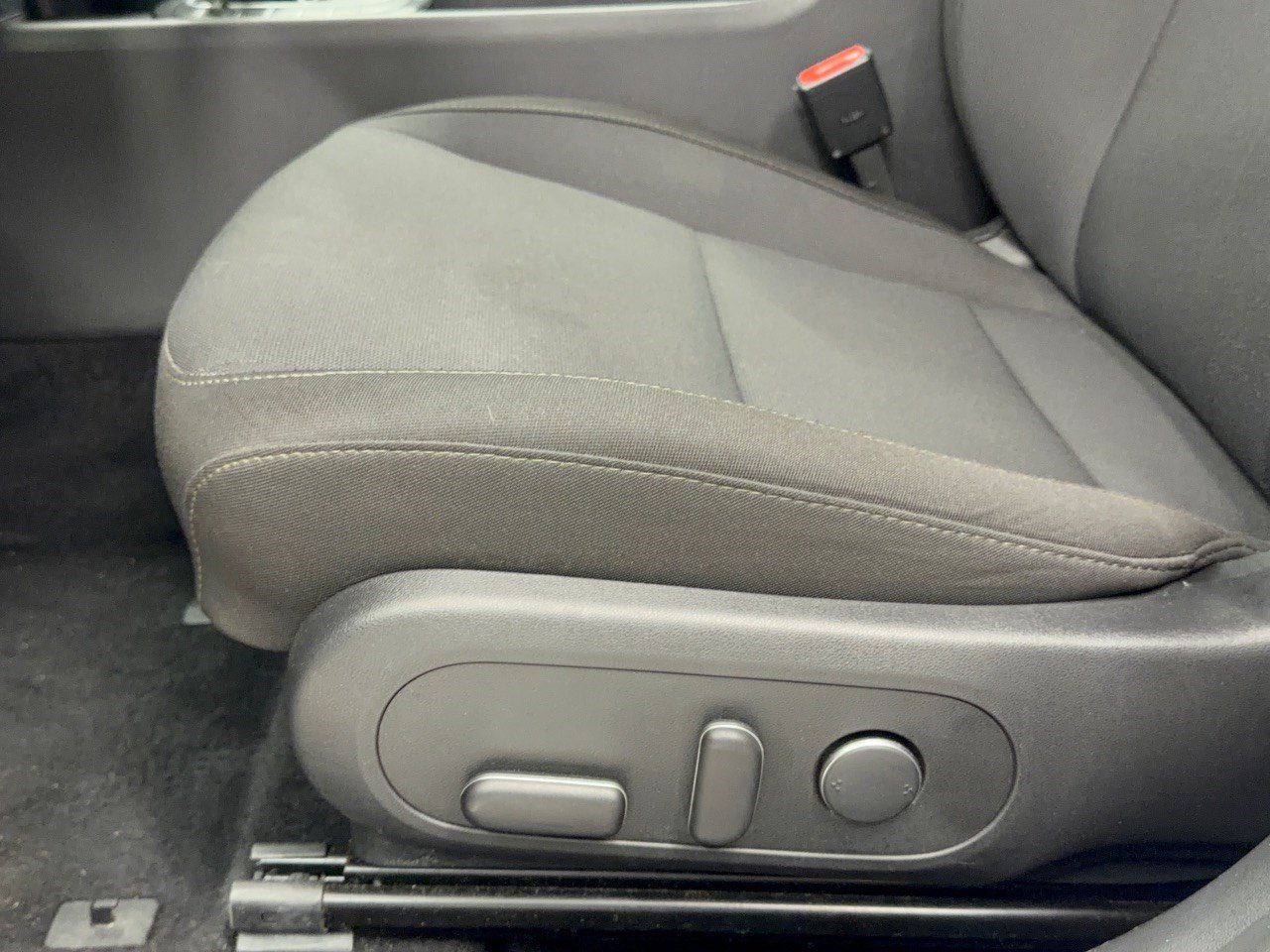 Used 2025 Hyundai Kona SEL AWD/4WD image 16