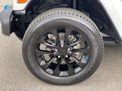 Used 2023 Jeep Wrangler Sahara w/ Cold Weather Group image 12