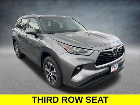 Used 2026 Toyota Highlander XLE AWD/4WD image 8
