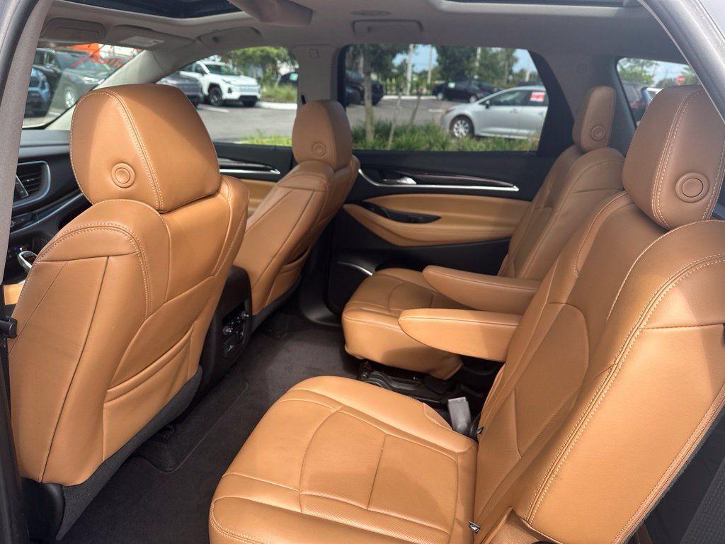 Used 2018 Buick Enclave Premium w/ Experience Buick Package FWD image 14
