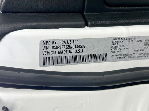 Used 2022 Jeep Grand Cherokee Laredo X image 32