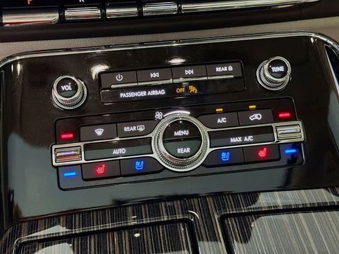 Certified 2024 Lincoln Navigator L Black Label AWD/4WD image 19