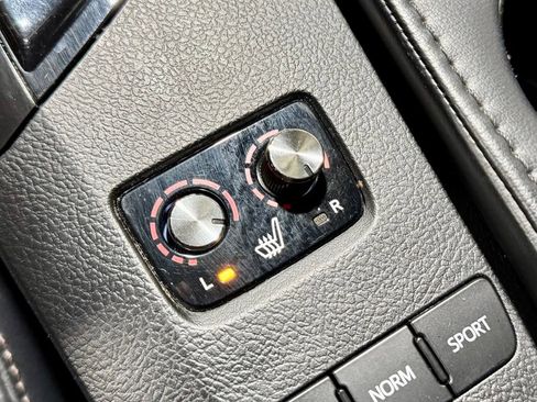 Used 2014 Toyota Avalon XLE image 24