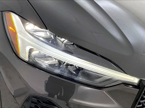 Certified 2023 Volvo XC60 B6 Ultimate w/ Protection Package Premier image 35