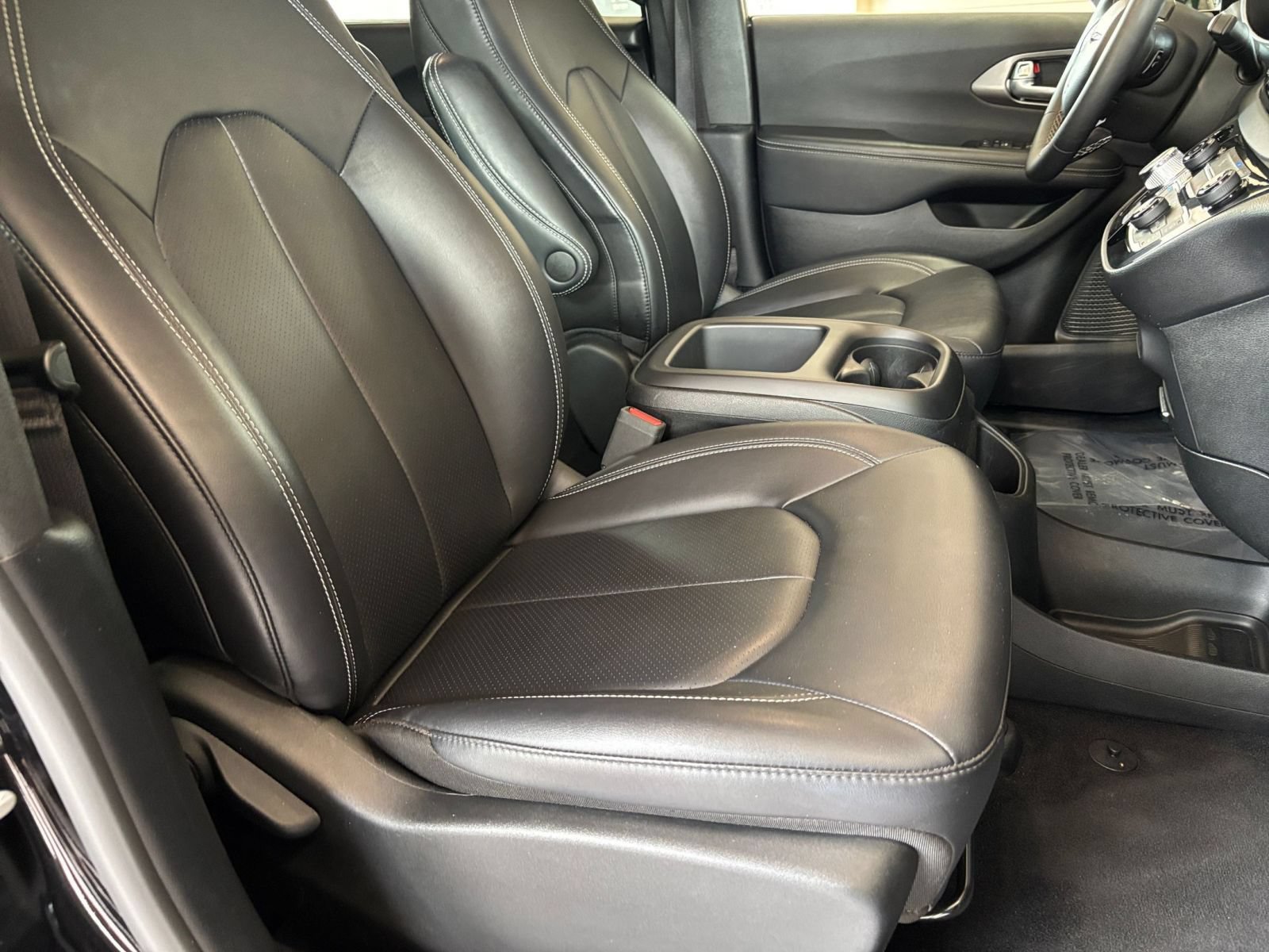 Used 2025 Chrysler Pacifica Select FWD image 37
