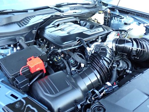 Used 2025 Ford Mustang GT Premium image 31