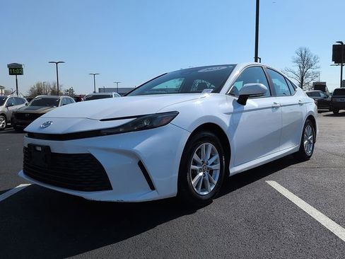 Certified 2025 Toyota Camry LE image 3