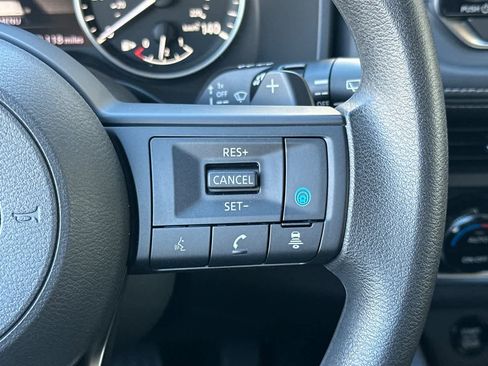 Used 2024 Nissan Rogue SV image 27