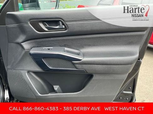 Certified 2025 Nissan Pathfinder SV AWD/4WD image 18