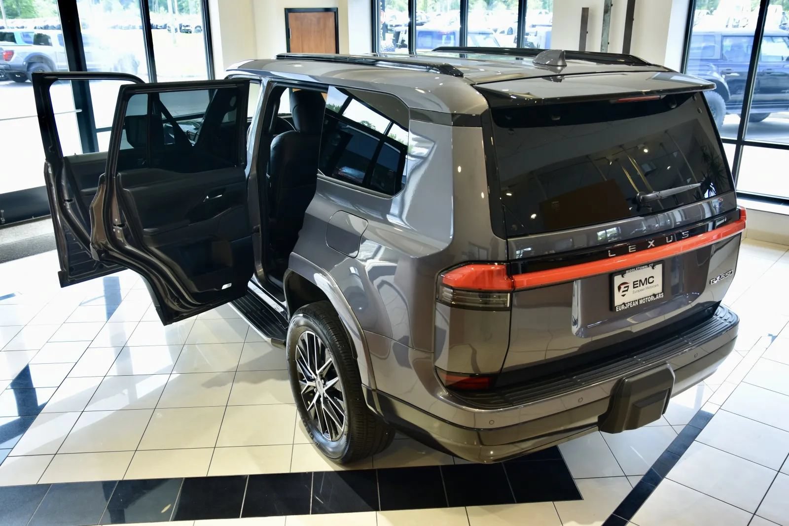 Used 2024 Lexus GX 550 w/ Accessory Package (Z1) AWD/4WD image 8