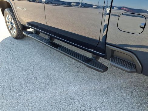 Used 2022 Chevrolet Silverado 2500 Custom w/ Custom Value Package image 18