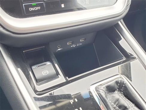 Used 2021 Subaru Legacy Premium image 21