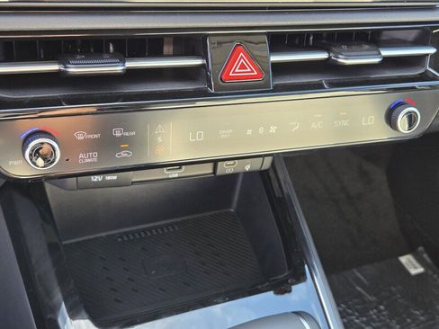 New 2025 Kia Niro EX image 14