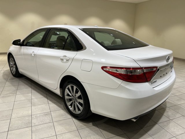 Used 2017 Toyota Camry XLE FWD image 3