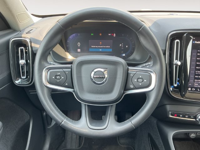 Used 2023 Volvo XC40 B5 Plus AWD/4WD image 13