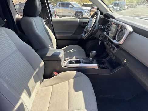 Used 2017 Toyota Tacoma SR5 w/ Tow Package image 13