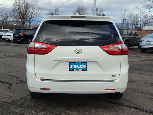 Used 2020 Toyota Sienna LE image 13