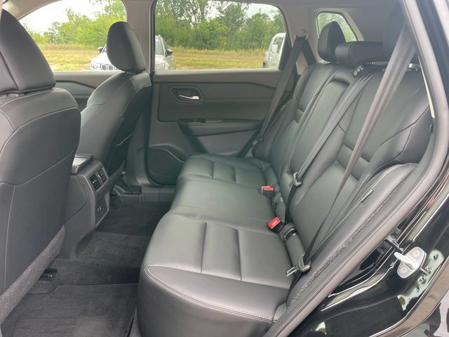 Used 2023 Nissan Rogue SL AWD/4WD image 28