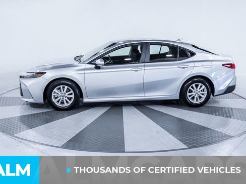 Used 2025 Toyota Camry LE image 4