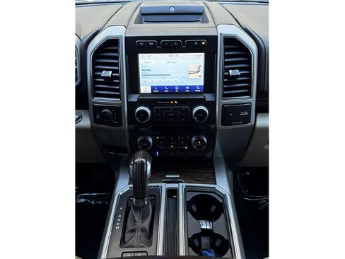 Used 2018 Ford F150 Lariat w/ Equipment Group 502A Luxury AWD/4WD image 11