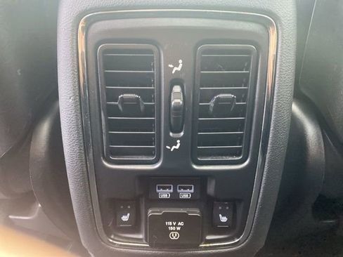 Used 2020 Jeep Grand Cherokee Limited w/ Luxury Group II image 28