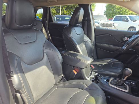 Used 2015 Jeep Cherokee Limited w/ Luxury Group AWD/4WD image 26