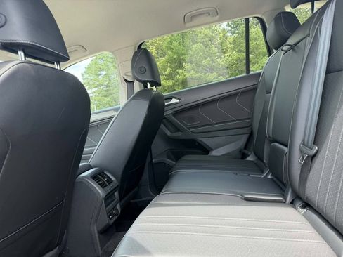 Used 2024 Volkswagen Tiguan SE FWD image 13
