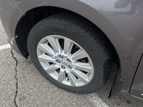 Used 2015 Toyota Sienna XLE AWD/4WD image 5