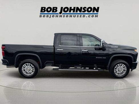 Used 2021 Chevrolet Silverado 2500 High Country AWD/4WD image 2